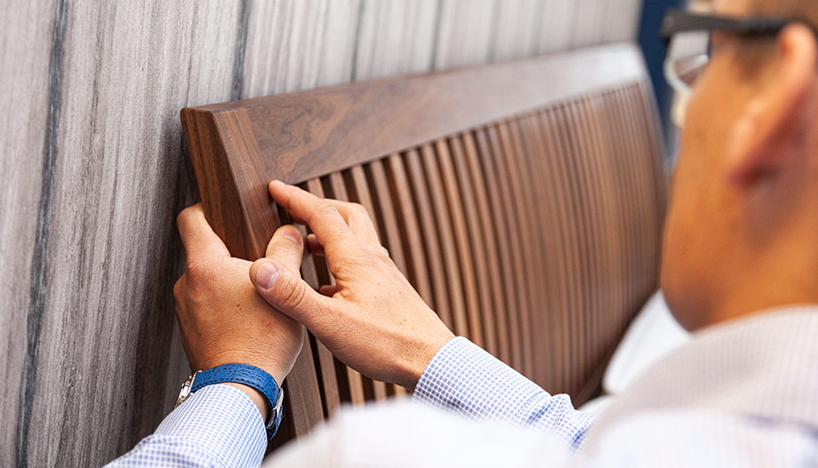 Eine Liebe zu Holz und Holzbetten